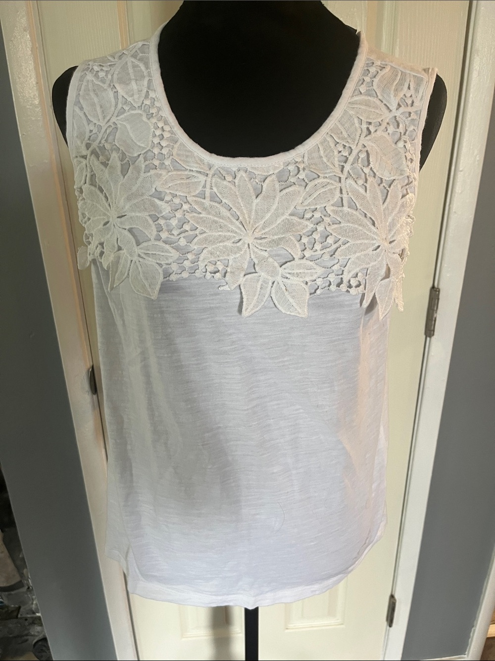 Tommy Hilfiger White Lace Yoke Sleeveless Camisole